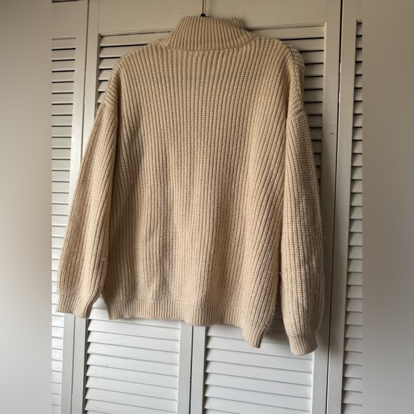 H&M Cream Turtleneck Sweater - Picture 7 of 7